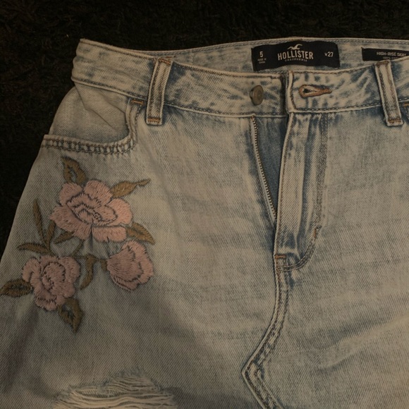 Hollister Jean skirt with flower embroidery - Picture 3 of 4